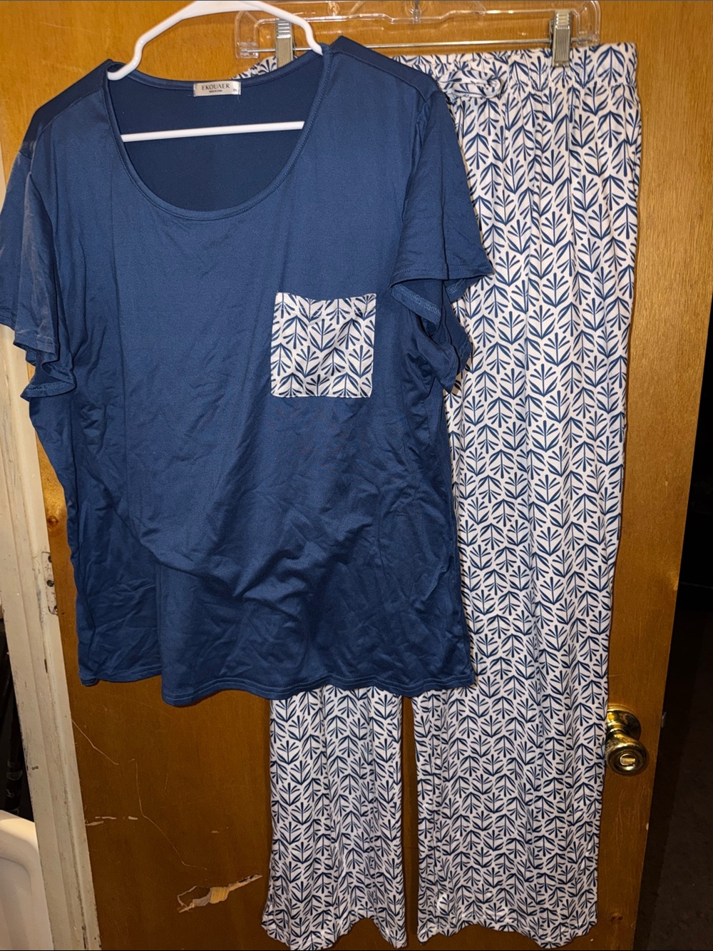 Cozy Navy Blue Short-Sleeve Pajama Set with Printed Pocket & Pants